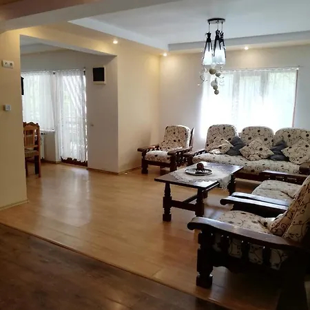ホームステイ Casa Din Padure *